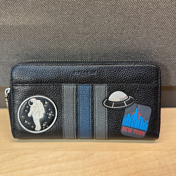 NWT! RARE! COACH X NASA SOFT LEATHER ZIP WALLET ASTRONAUT SPACE SHIP F28297 Limi - Picture 1 of 8